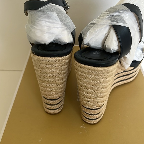 NWB Michael Kors Leighton Wedge - Picture 8 of 11